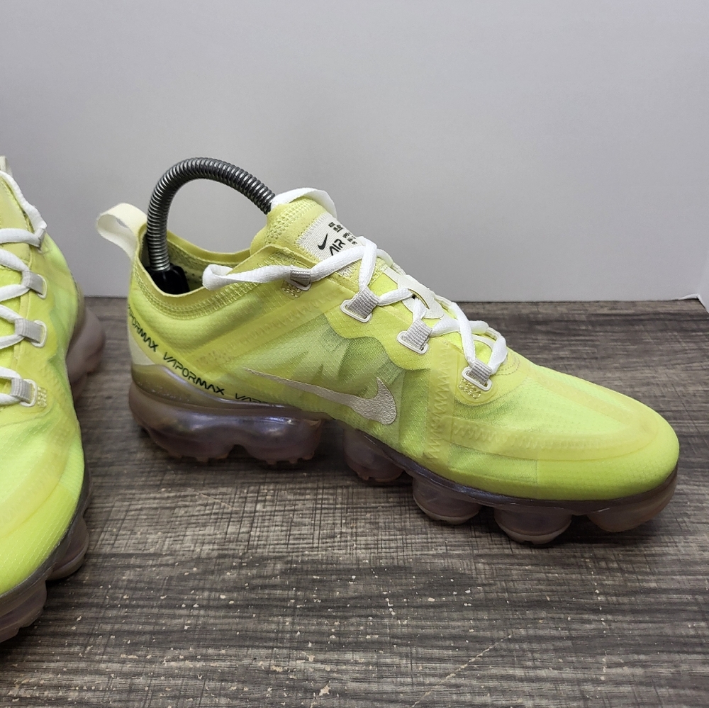 Nike Air VaporMax 2019 SE Womens Size 8 Green Athletic Running Shoes Sneakers - Picture 3 of 10